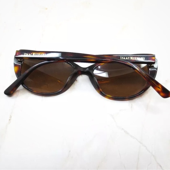 Isaac Mizrahi women’s Cat eye frame- IM30250- GLASSES ONLY no case